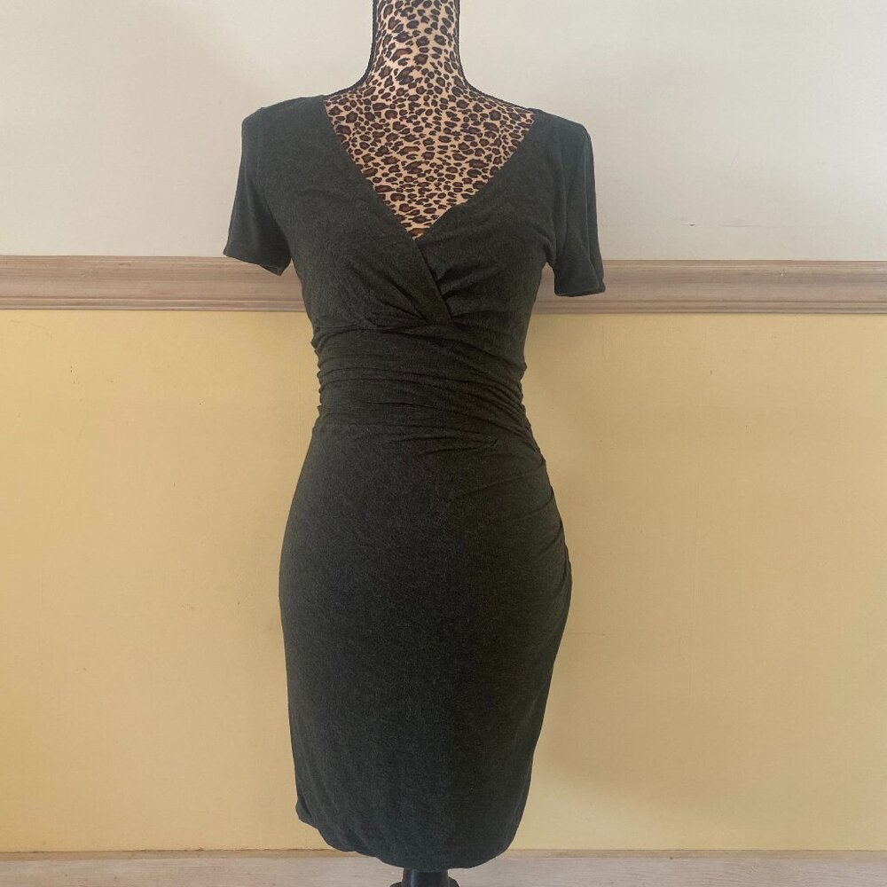 Diane Von Furstenberg Grey V-Neck Bodycon Sheath Dress Short Sleeve Knee Lngth P